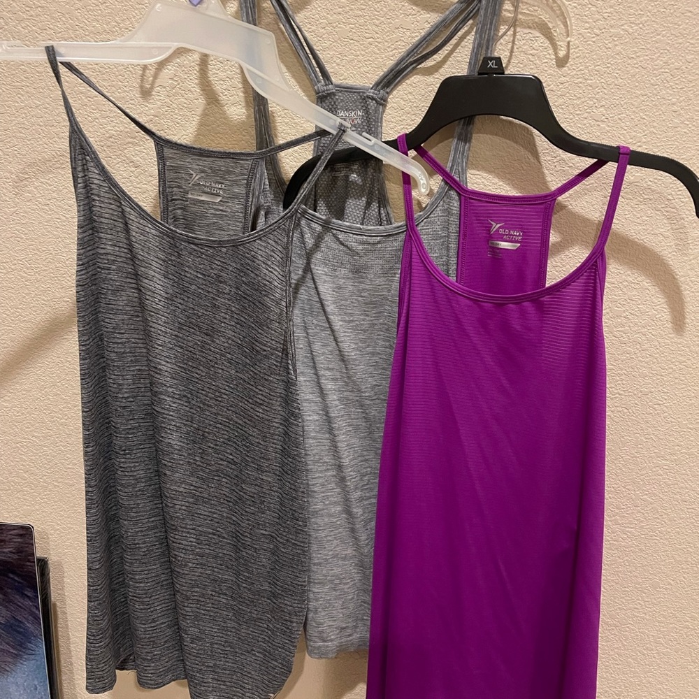 Bundle 3 workout tops nwot XxL